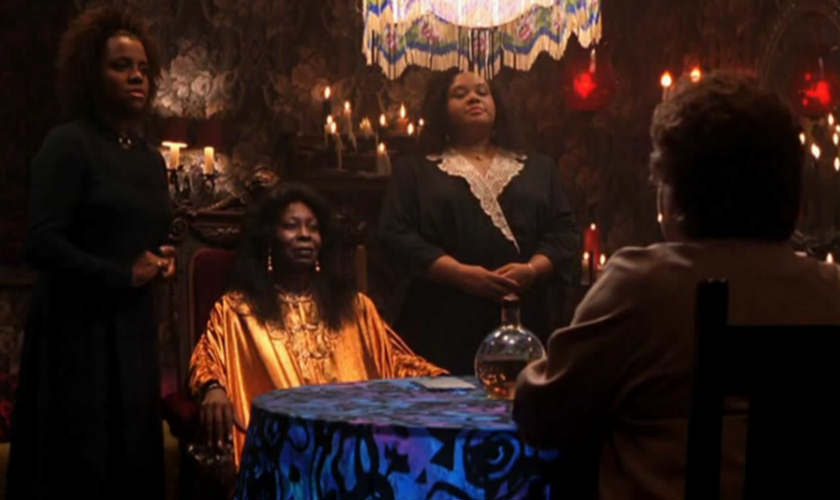 Photo de Whoopi Goldberg incarnant une mdium dans le film "Ghost"